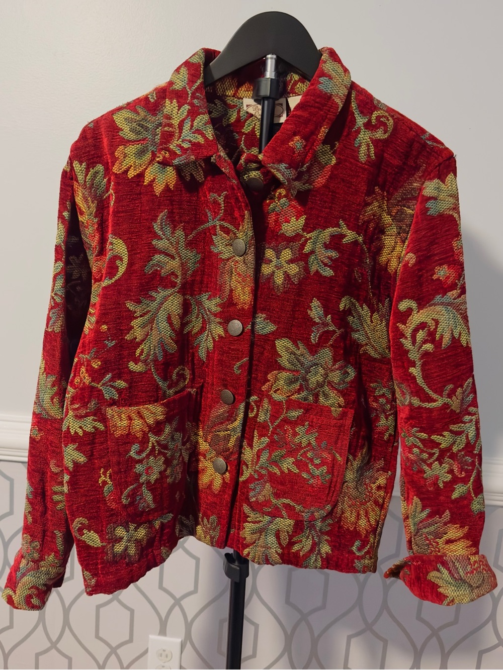 Decorated Originals Womans SZ Small Tapestry Jacket 5 Button Front Red Floral